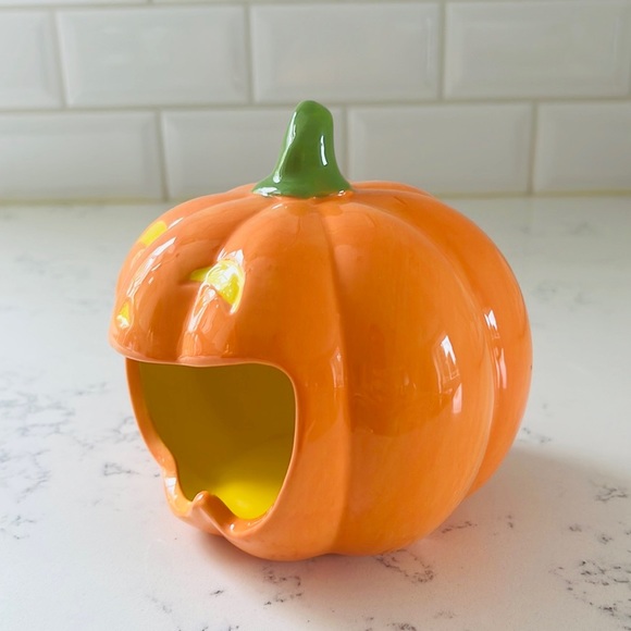 Target Bullseye’s Ceramic Pumpkin Open Mouth Candy Dish - Picture 4 of 9